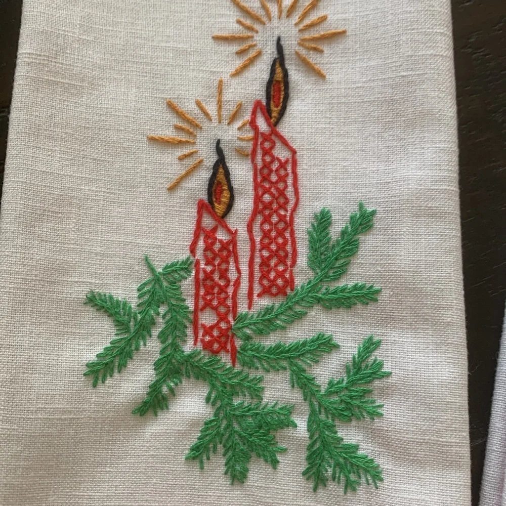 Set of 2 Handmade Christmas Decorative Towels and 4 Napkins